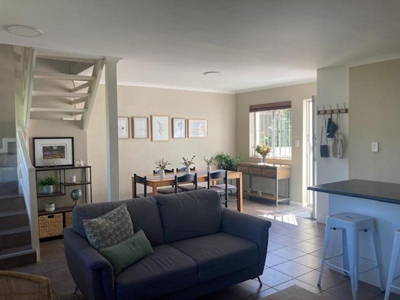 To Let 2 Bedroom Property for Rent in Karindal Western Cape